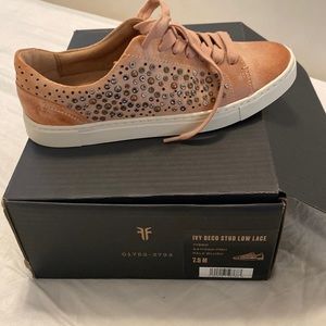 Super gorgeous Frye ivy deco sneaker. 7.5, new in box